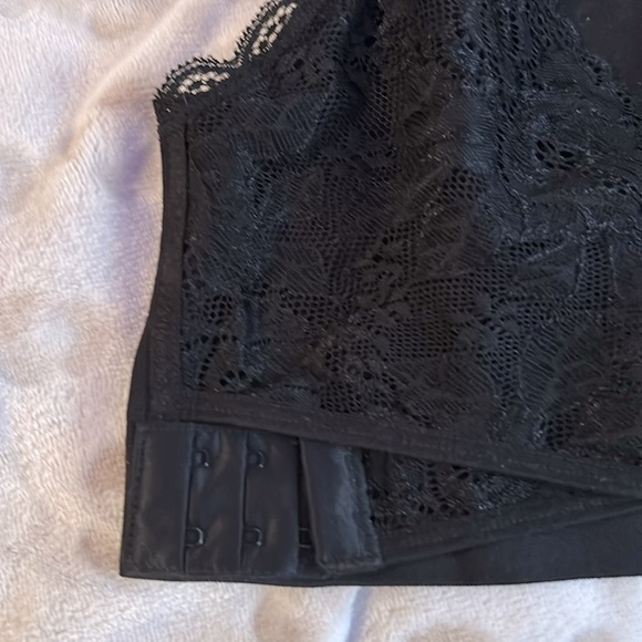 One CaraMia Bra 2X Black-reposh-never worn it is too small! ‼️🔻SALE🔻‼️ - Picture 5 of 8